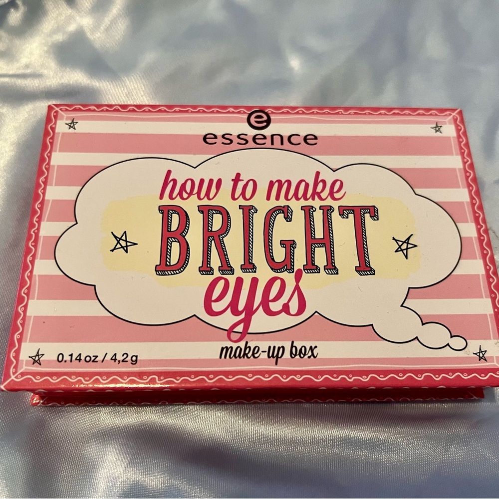 Essence Bright Eyes makeup box